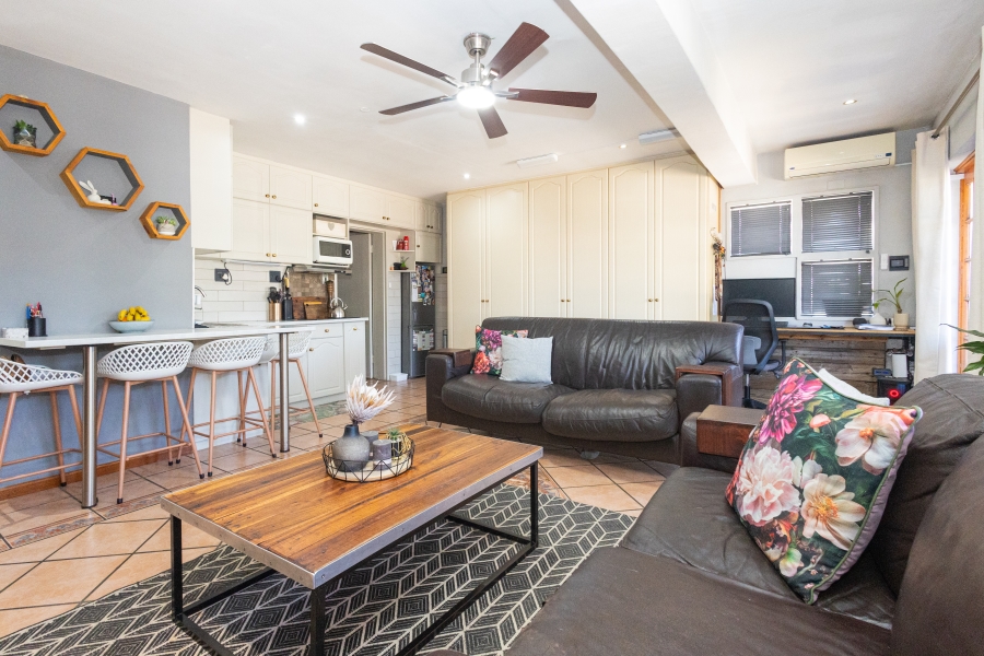 10 Bedroom Property for Sale in Plattekloof Western Cape